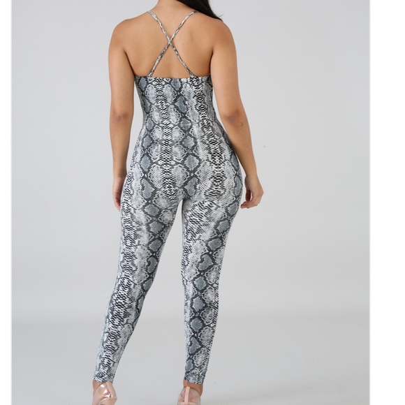 ♥️ His Girl Jumpsuit - Picture 3 of 5